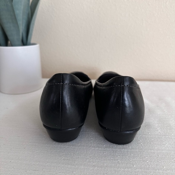 New Clarks Active Air Black Leather Stitched Loafers Women’s 8.5N - Picture 9 of 12